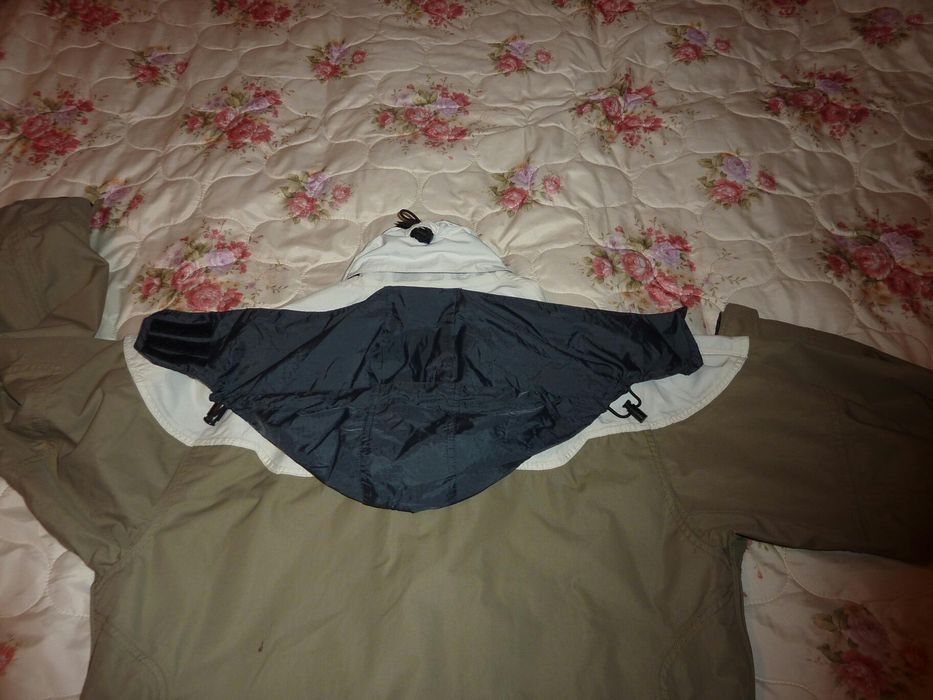 Продавам мъжко сноуборд ,ски зимно яке с трислойна мембрана