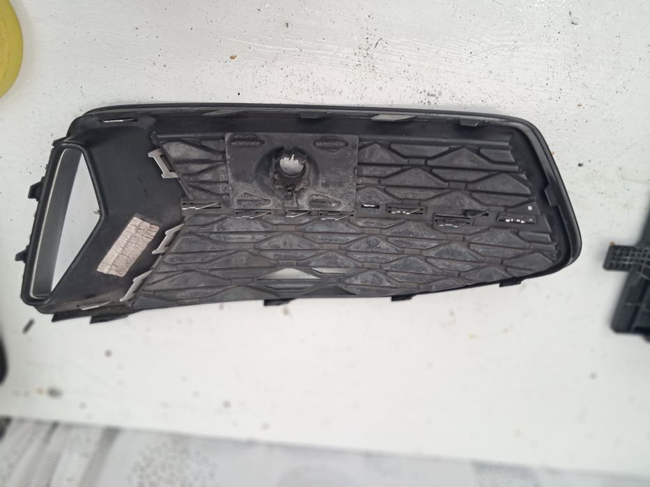 Грил решетка халоген Audi A6 C8