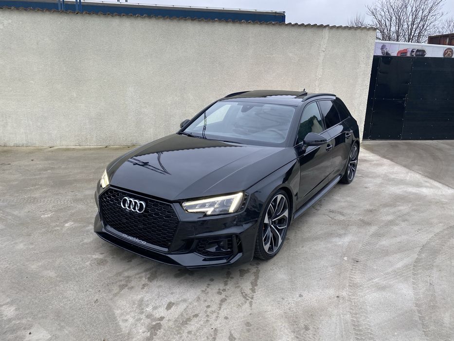 Audi RS4 450cp ceramic 2018 avariat