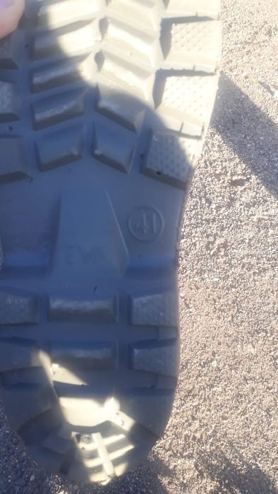 Срочно продам резиновые сапоги