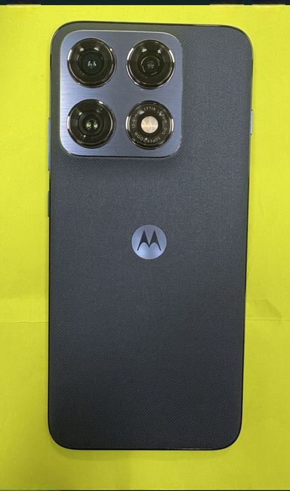 КАТО НОВ 256GB Motorola EDGE 70 Pro 5G 8GB Yettel Гаранция 2029 Dark Blue