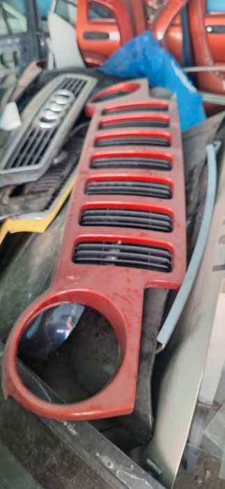 Jeep Cherokee KJ решетка