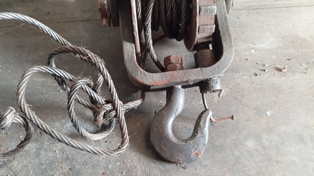 Ручной шахтный жак