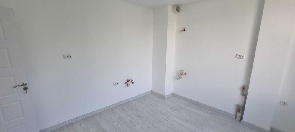 1265-Тристаен тухлен апартамент с ТЕЦ в центъра на града!