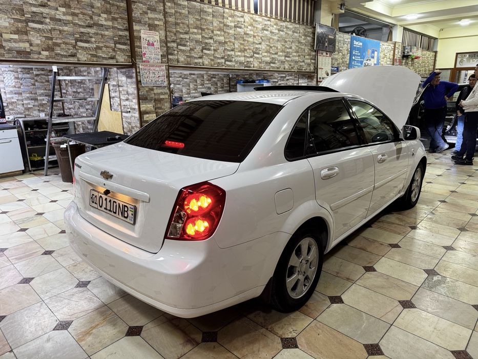 Gentra avtomat sotiladi