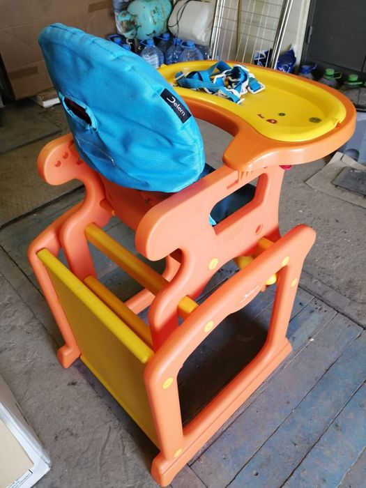 Продам столик для кормления и парта в одном