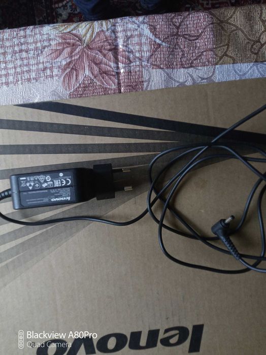 Лаптоп Леново.           .