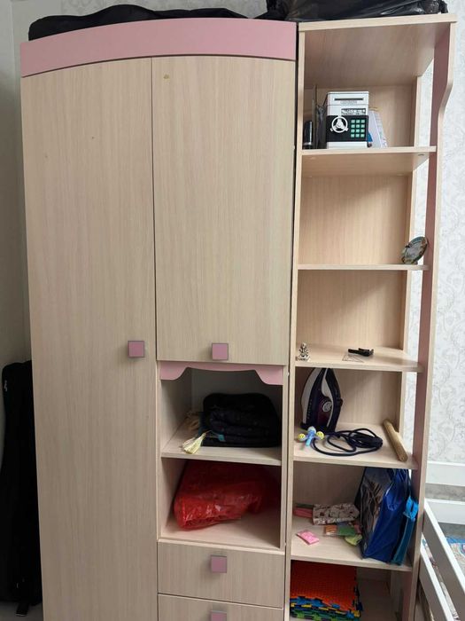 Комплект:шкаф/стол/кровать. Рабочий стол со шкафом. Детская кровать.