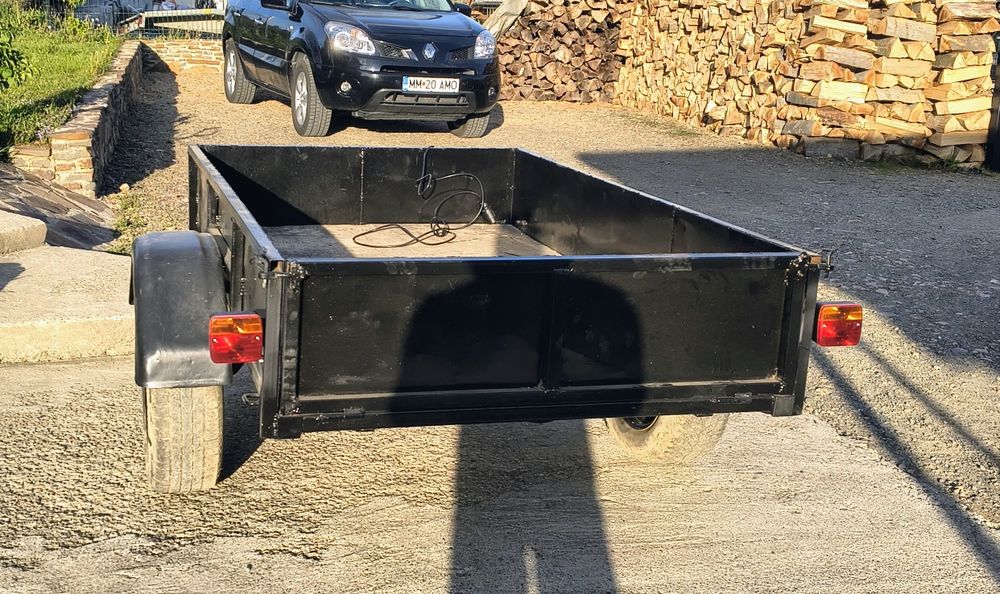 Remorcă solidă, ideală  gospodărie, se poate înscrie la primărie
