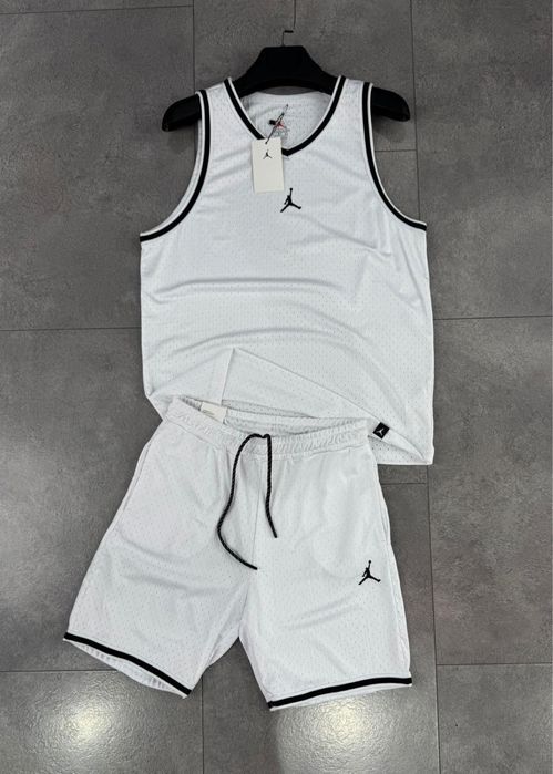 Compleu Jordan barbati