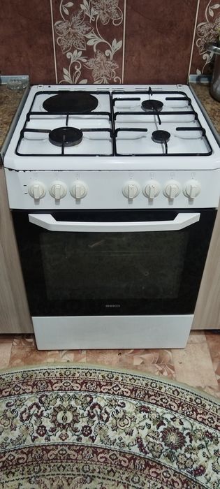 Продам газовую плиту