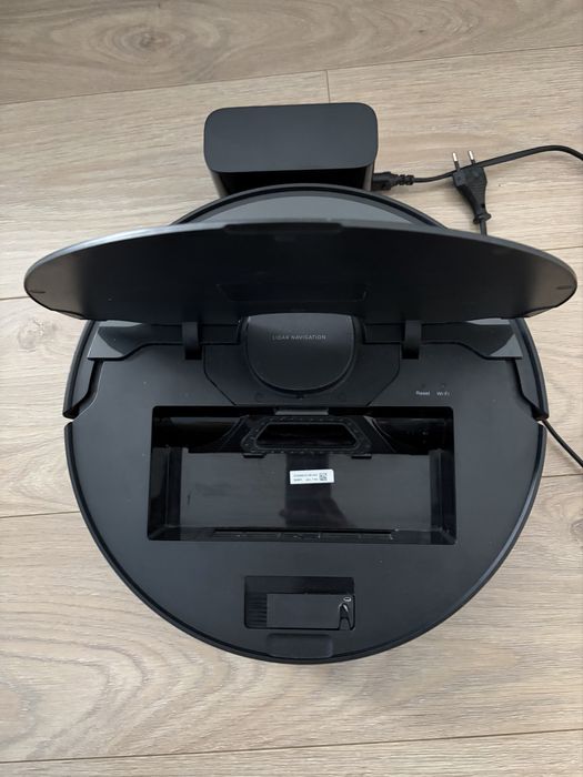 Моющий робот-пылесос Dreame