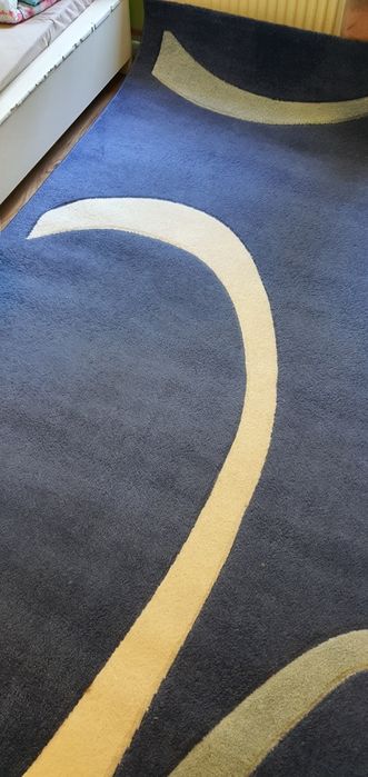 Продавам килим 200/250