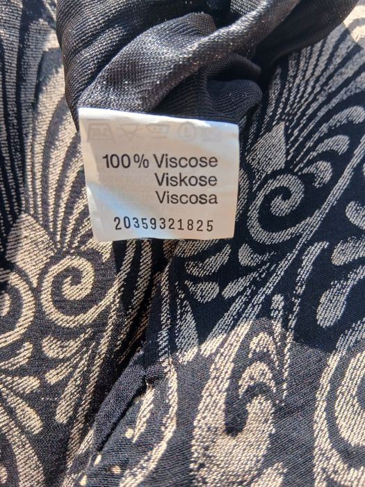 Rochie Maxi Neagră cu Detalii Aurii – Stil Boho Chic