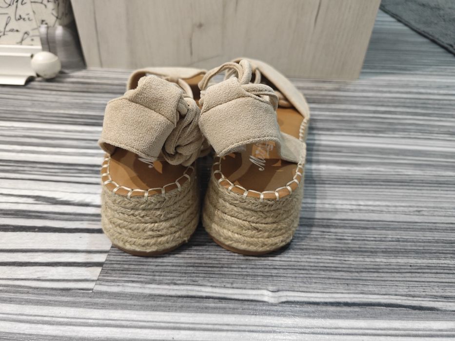 Дамски сандали на платформа