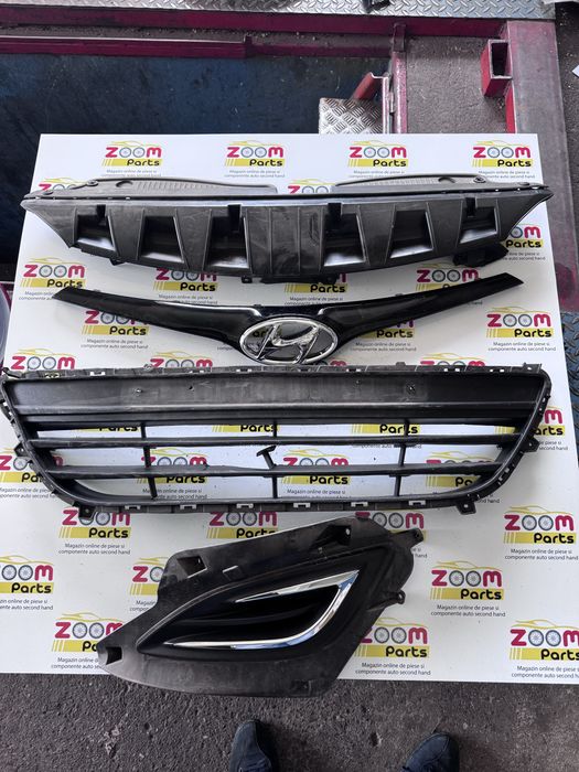 Grila grile fata in bara Hyundai i20 facelift 2011-2014
