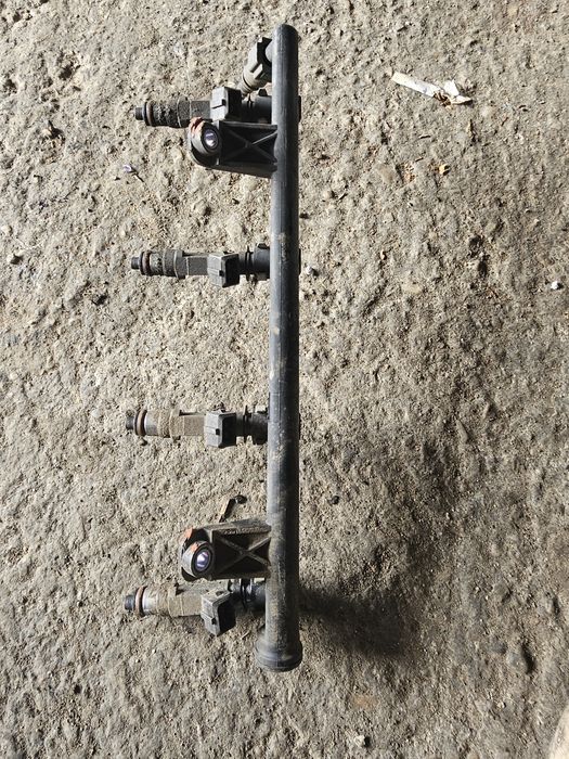 Rampa injectoare Dacia Logan 1 (2004 - 2008) 1.4 mpi k7j710 - cod 8200494284