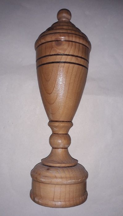 Купа награда от дърво