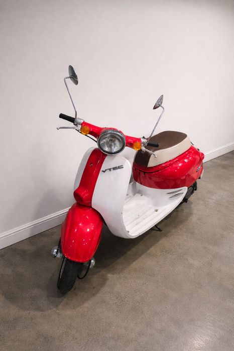 Продам фотобокс и мопед