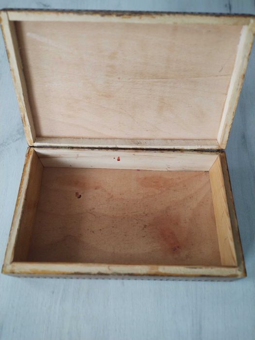 Дървена кутия стара