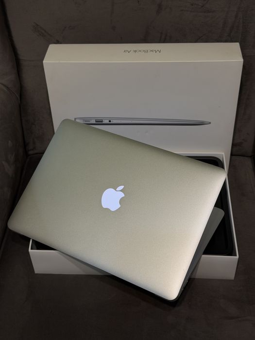 Laptop Apple MacBook Air 13” (2017) – 256 GB SSD | 8 GB RAM | Intel Core i5