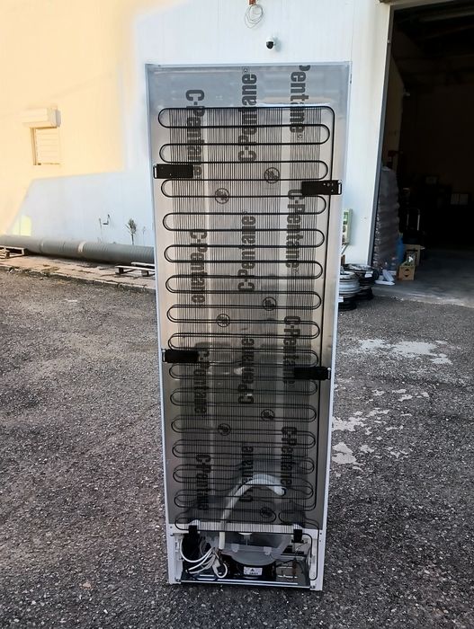 Чисто нов огромен  фризер Бош  Bosch No frost A+++ 2 години гаранция!