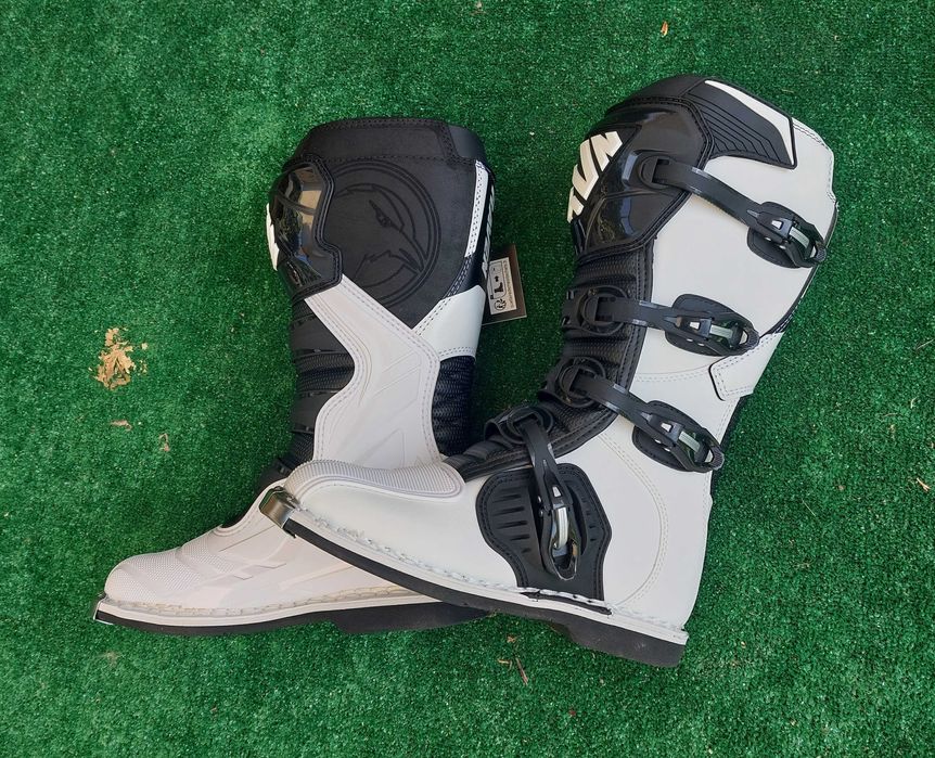 Пролетна ПРОМОЦИЯ - Ботуши RAVEN - 42, 43, 44 и 45 номер - НОВИ