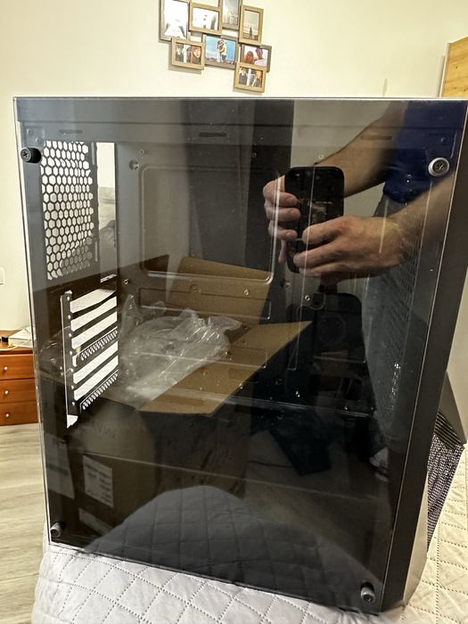 Carcasa aeroocool zauron.