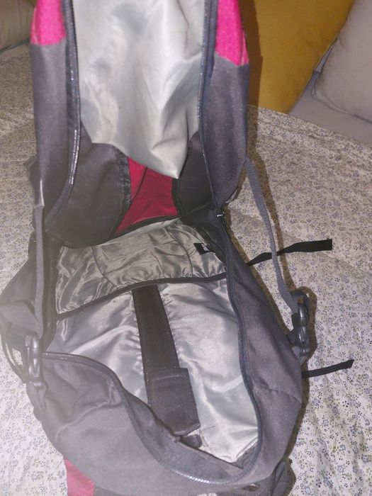 Туристическа раница HI-TEC 
Идеално състояние, внос от Германия, както