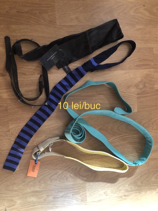 Bluza inflorata cu maneci bufante