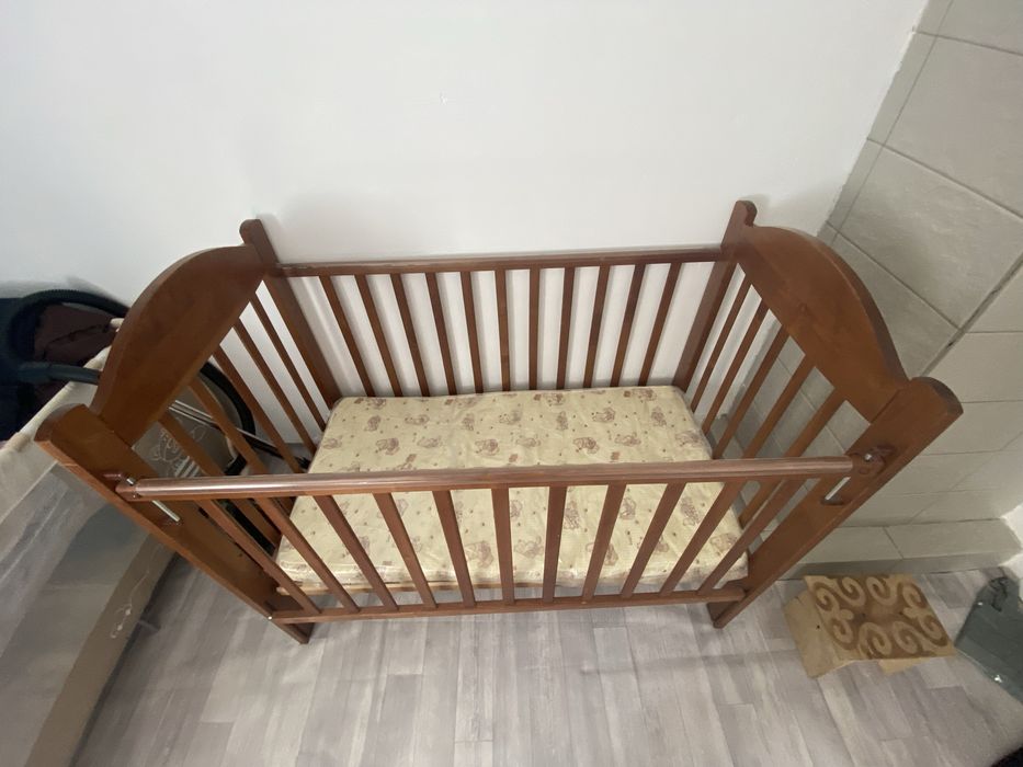Продам кроватку детскую
