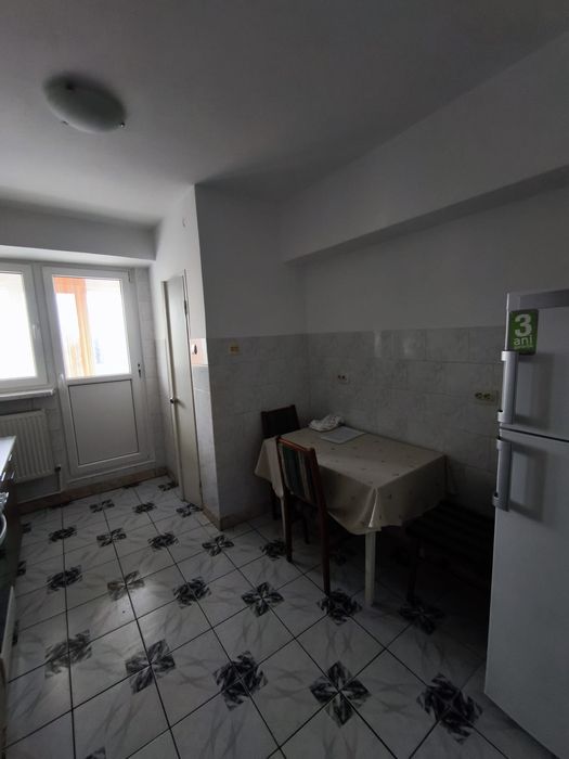 Închiriez apartament cu 2 zona Potcoava de aur ,BR-uri