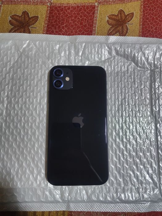 iPhone 11 64GB – много запазен, кутия + аксесоари