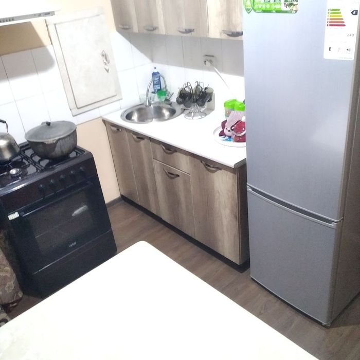 Uy sotiladi Yangi hayot tumani 1-qavvatda 3 xonali uy sotiladi