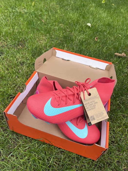 Adidasi Nike crampoane