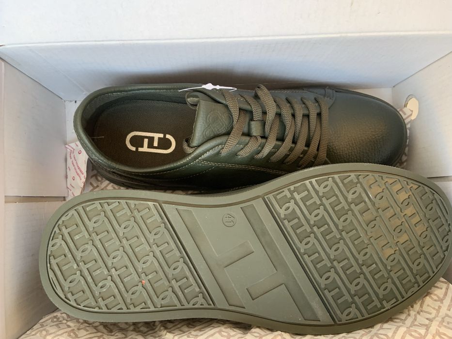 новая обувь цвет хаки