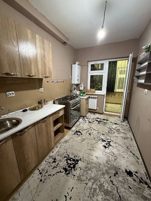 Арендага квартира сергили янги хайот ойида қиз болларга 2х 60кв 400$