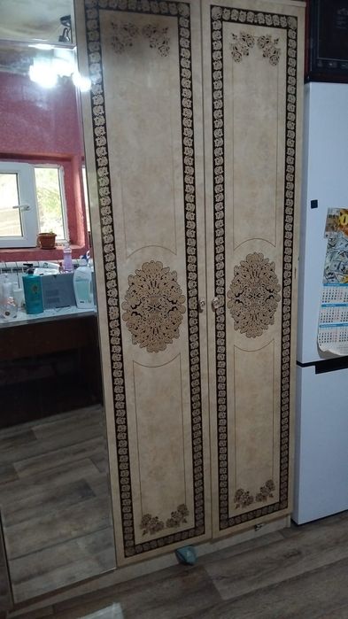 Продам Шифонер 3 цекции