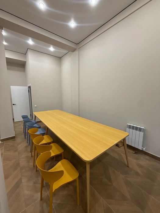 Стулья пластиковые