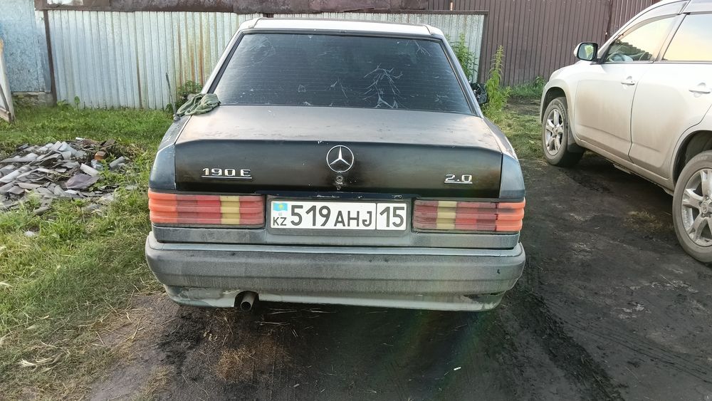 Продаем мерседес 190 двух литровый