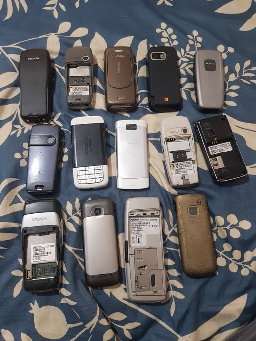 Lot Telefoane  nokia colectie unele fara baterie si capac