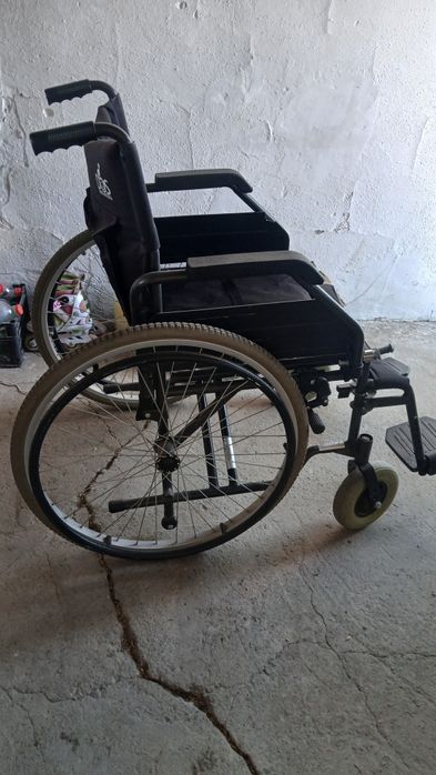 Инвалидная коляска в идеальном состоянии