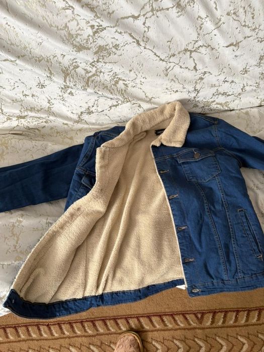 Продам джинсовую куртку