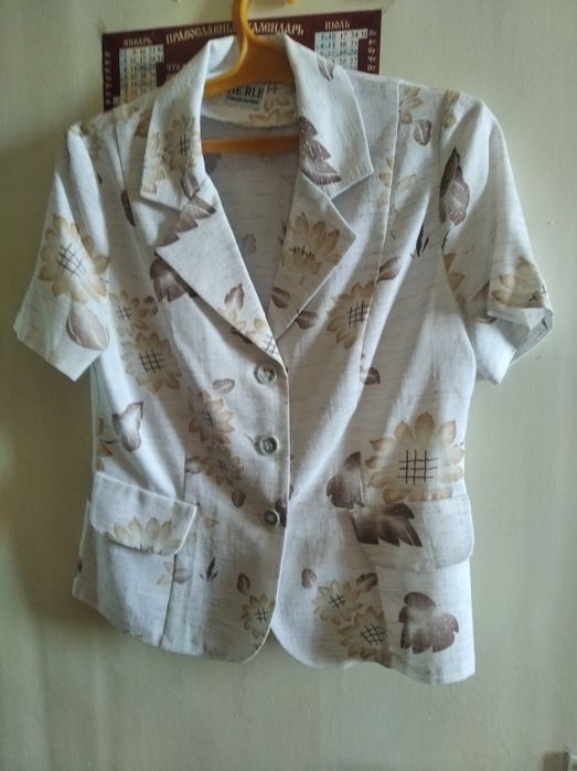 Костюмы и пиджаки женские р.50-52