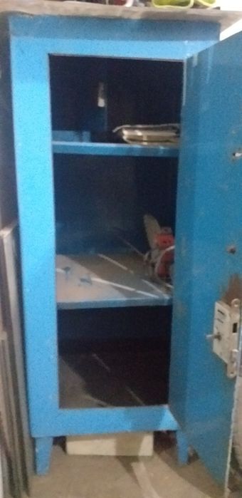 Сейф металлический