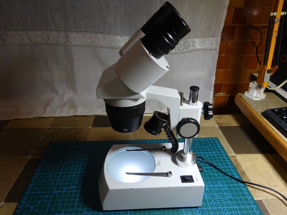 Microscop stereo 20-40x