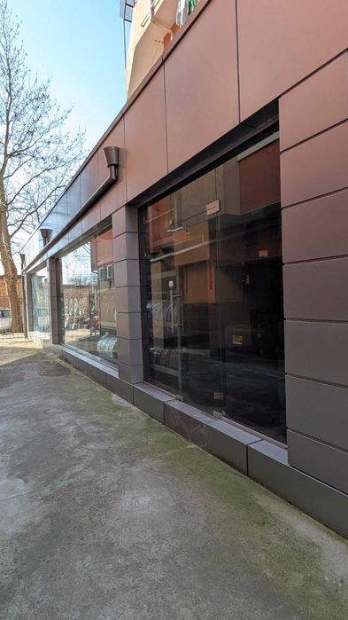 Отдава се под наем търговско помещение – 125 кв.м.