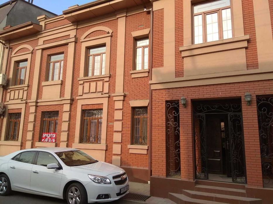 Сдаётся или продаётся здание под офис, клинику или учебный центр