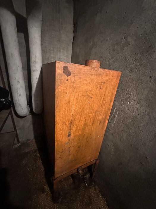 Продавам метален резервоар за гориво 500л.– дебелостенен, със стойка