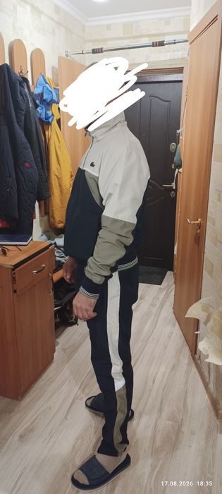 Продам Спортивный костюм